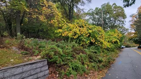 183 Valley View Dr, Rockaway Twp, NJ 07866