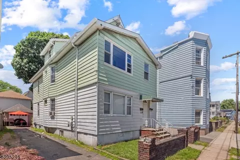 154 Hayward Pl, Wallington, NJ 07057