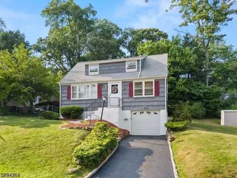 3 Westwood Dr N, West Orange, NJ 07052