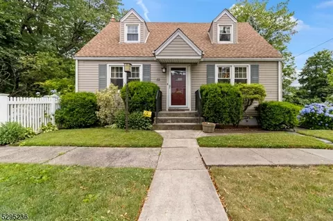 82 Gillespie Rd, Bloomfield, NJ 07003