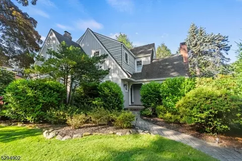 11 Randolph Pl, Verona, NJ 07044