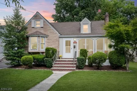 202 Locust Dr, Cranford, NJ 07016