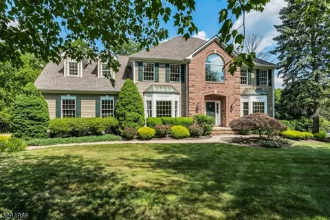 99 Bernard Dr, Bernards, NJ 07920