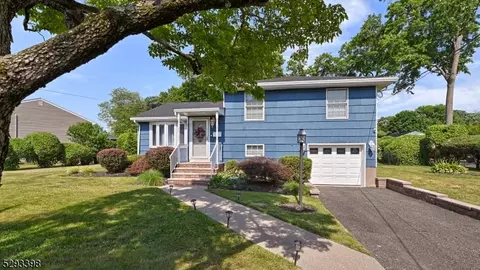 39 Ackerson Ave, Pequannock Twp, NJ 07440