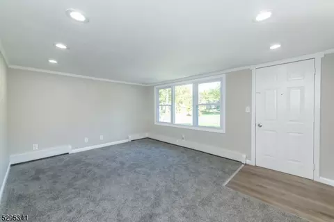 33 Maple Ave, Hardyston, NJ 07460 photo 5