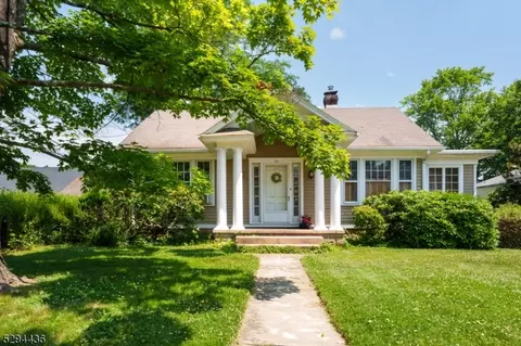 22 Crescent Ave, Rocky Hill, NJ 08553