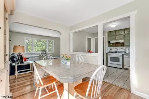 528 Melrose Ave, Middlesex, NJ 08846 photo 9