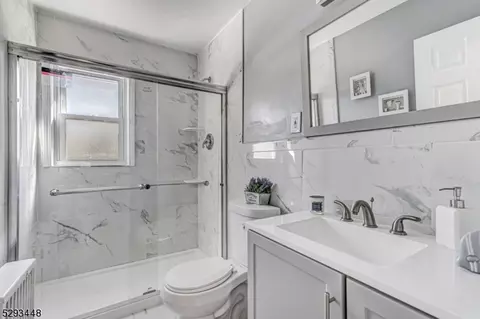 528 Melrose Ave, Middlesex, NJ 08846 photo 15