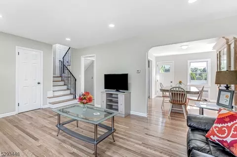 528 Melrose Ave, Middlesex, NJ 08846 photo 7
