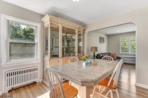 528 Melrose Ave, Middlesex, NJ 08846 photo 3