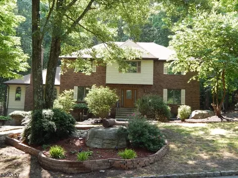 50 Cheshire Ln, Ringwood, NJ 07456