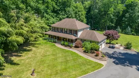 37 Cliffwood Rd, Chester, NJ 07930