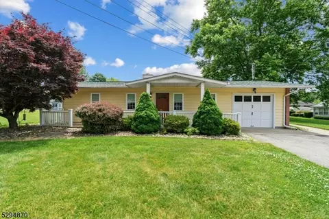 604 Lynda Rd, Phillipsburg, NJ 08865