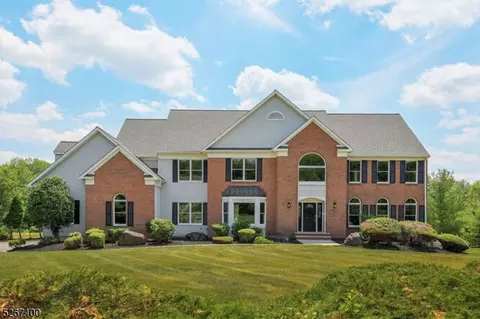 19 Deerwood Trl, Warren, NJ 07059