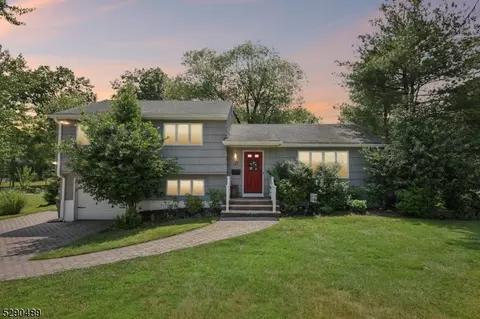 27 Ridge Rd, Cedar Grove, NJ 07009