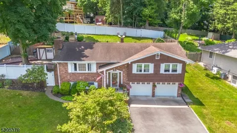 6 Summit Ave, Pompton Lakes, NJ 07442