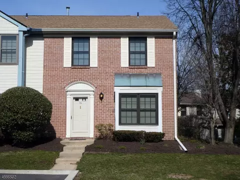 16 Kirby Ln, Franklin Park, NJ 08823