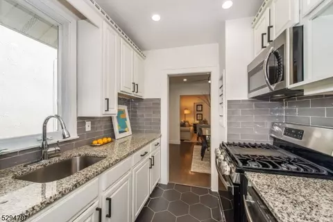 29 Pleasant Way, Montclair, NJ 07042 photo 14