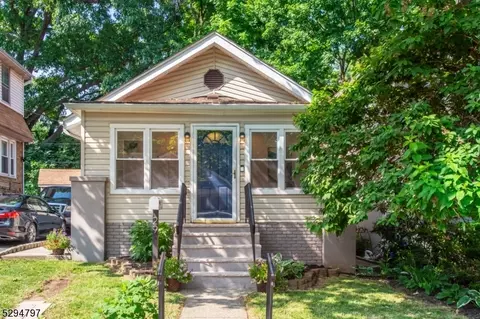29 Pleasant Way, Montclair, NJ 07042