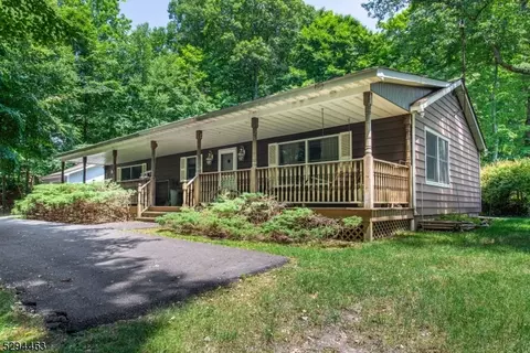 18 Ike Williams Rd, Newton, NJ 07860