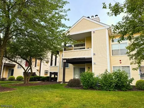 121 Country Club Dr #10, Union, NJ 07083