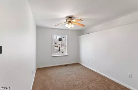 37 Skyland Ave, Wanaque Boro, NJ 07420 photo 10