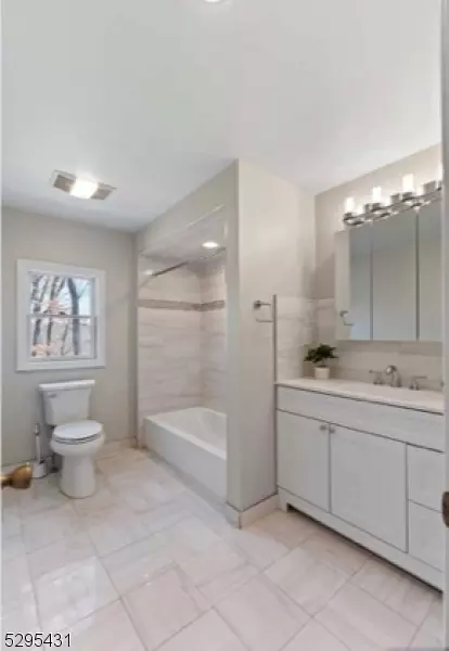 37 Skyland Ave, Wanaque Boro, NJ 07420 photo 8