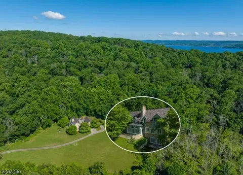 57 Dreahook Rd, Readington Twp, NJ 08833