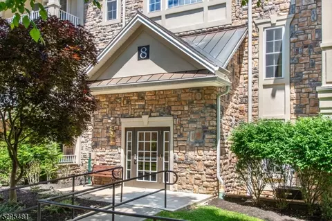803 Holly Ln #803, Cedar Grove, NJ 07009