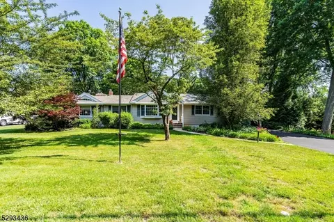 44 Meadowview Rd, Long Hill, NJ 07946