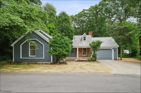 19 Oak Ave, Denville, NJ 07834