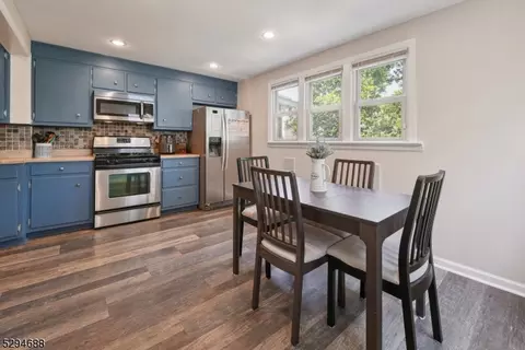 608 Thomas Pl, Bound Brook, NJ 08805 photo 5