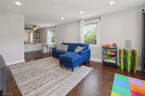 608 Thomas Pl, Bound Brook, NJ 08805 photo 3