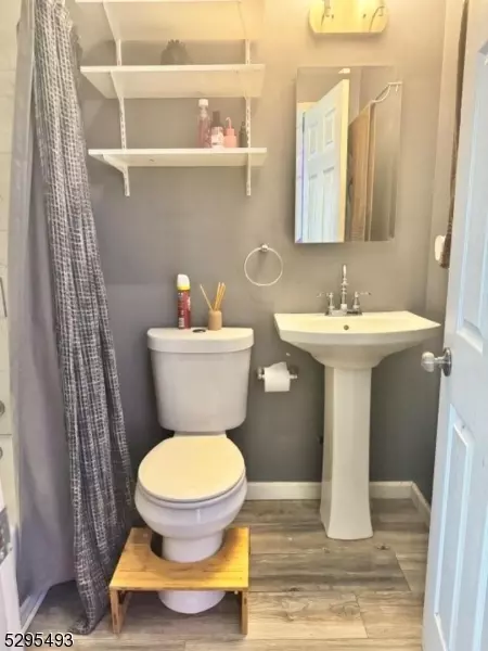 709 E 7th St, Plainfield, NJ 07062 photo 3
