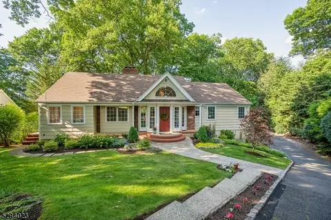 30 Kings Hill Ct, Summit, NJ 07901