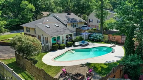 312 Fawnridge Dr, Scotch Plains, NJ 07076