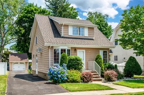 19 Legion St, Pompton Lakes, NJ 07442