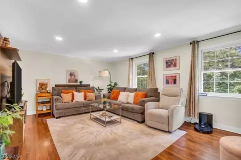 93 Clark Ct, Rutherford, NJ 07070