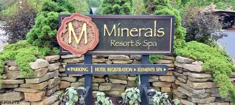 2 Chamonix Dr UNIT 219, Vernon, NJ 07462