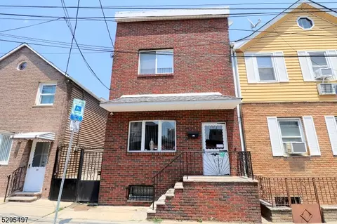 303 Walnut St, Newark, NJ 07105