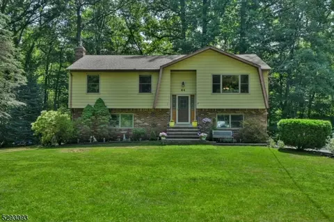 64 Voorhis Rd, Kinnelon, NJ 07405