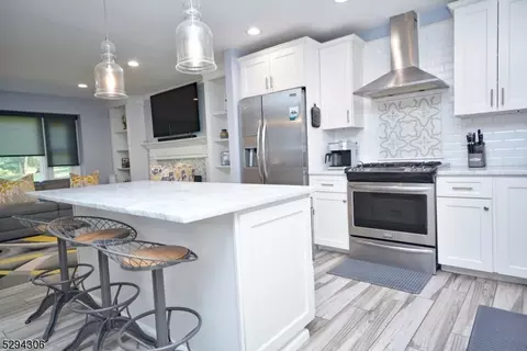 6 Copper Hill Rd, Bridgewater, NJ 08807