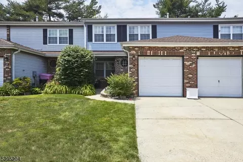 24 Hamilton Dr, Spotswood, NJ 08884