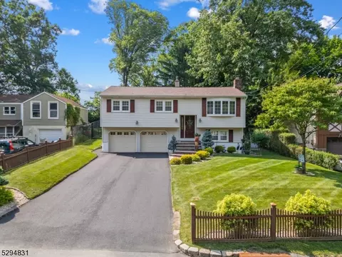 19 Vail Rd, Roxbury Twp, NJ 07850