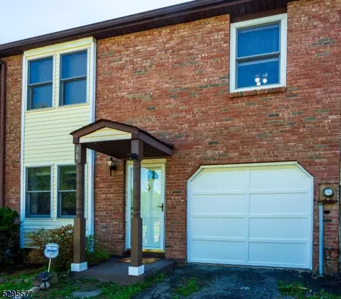 28 Lenape Trl, Washington, NJ 07882