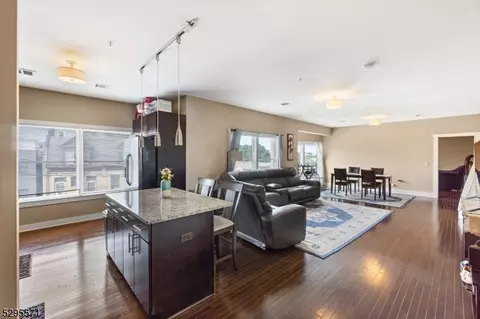 110 Broad St UNIT 303, Newark, NJ 07104