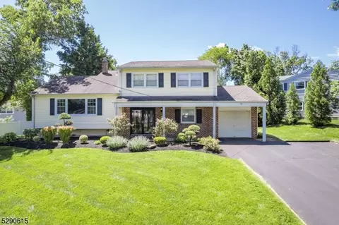 28 Maynard Rd, Franklin Twp, NJ 08873
