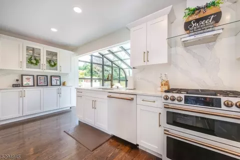 169 Parish Dr, Wayne, NJ 07470 photo 12
