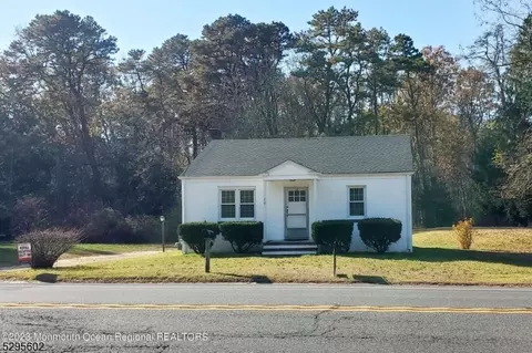 70 Siloam Rd, Freehold Twp, NJ 07728