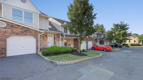 675 Raritan Rd UNIT 32, Clark, NJ 07066